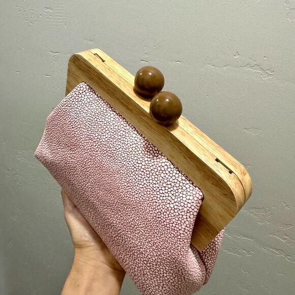 Pink Handmade Embossed Cowhide Wooden Frame Purse/with 2 Chain Styles - Picture 12 of 15